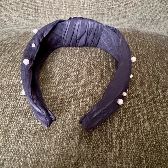 Anthropologie Everly Pleated Pearl Knot Headband Black - Picture 7 of 7